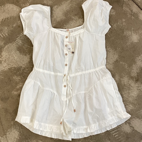 Free People Pants - Free People Cream  Puff Sleeve Romper